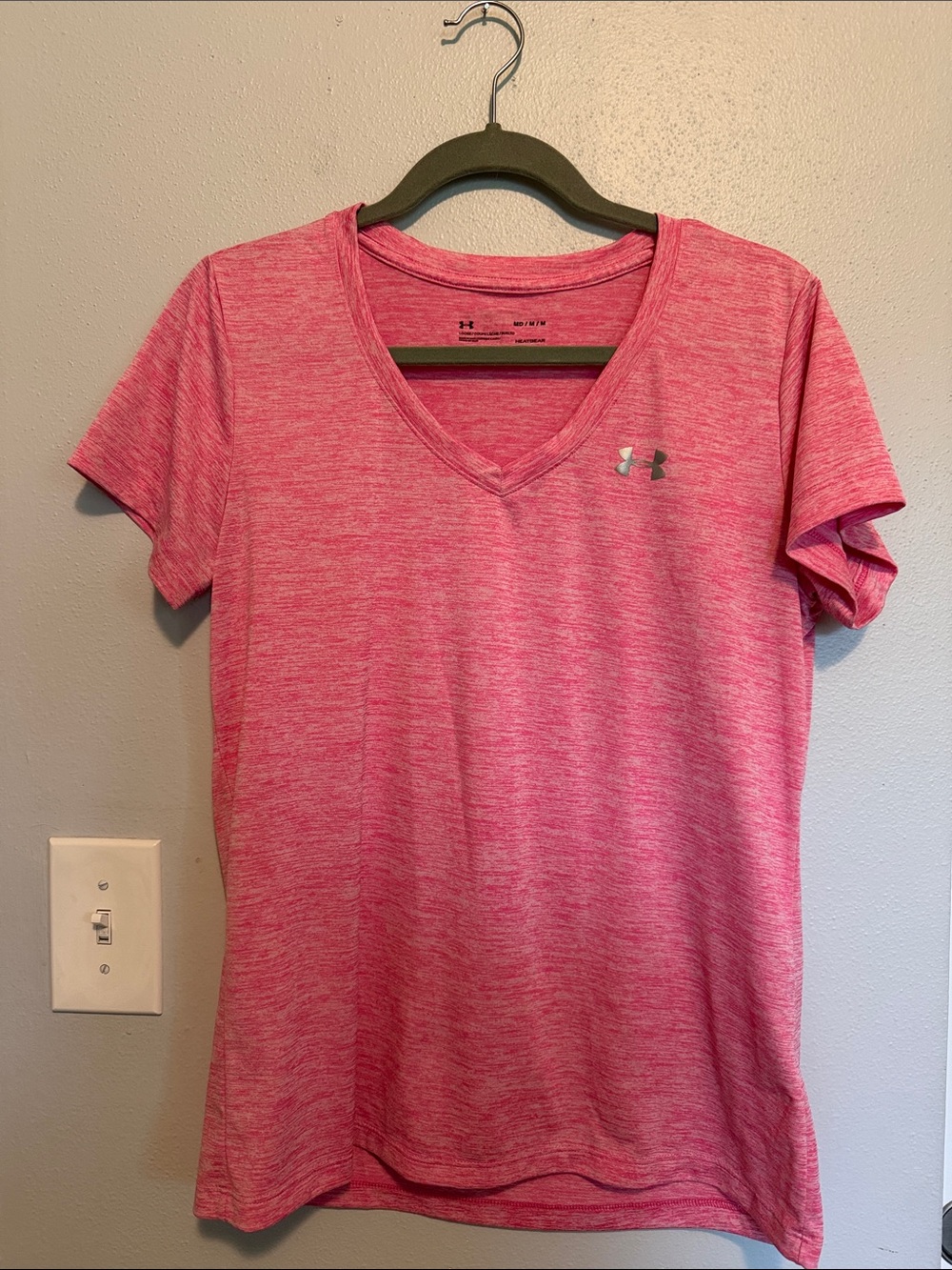 Under Armour Pink Heathered V-Neck Short Sleeve Tee